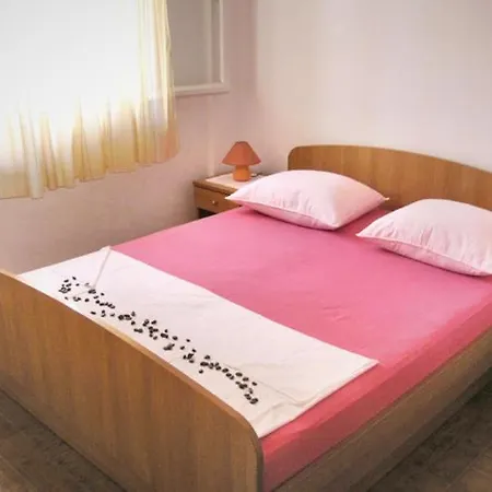 Apartament Mare *