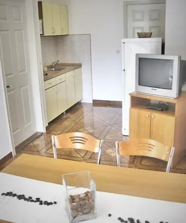 Apartament Mare *